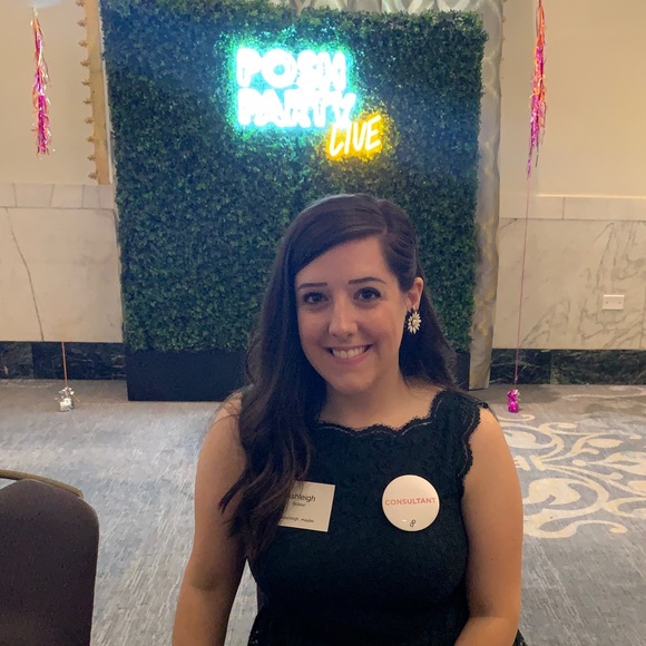 Meet your Posher, Ashleigh! - Picture 4 of 4